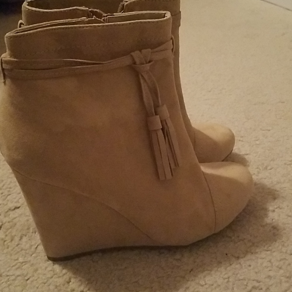 Tan boot - Picture 3 of 3